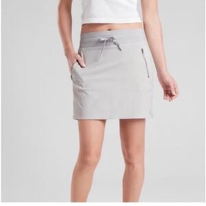 Athleta Trekkie North Light Grey Skirt/Skort